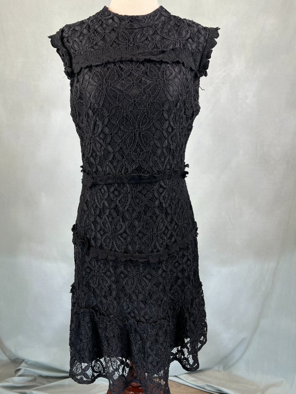Julia Jordan Black Lace Cocktail Dress Size 8 Fit & Flare Keyhole Back Size 8